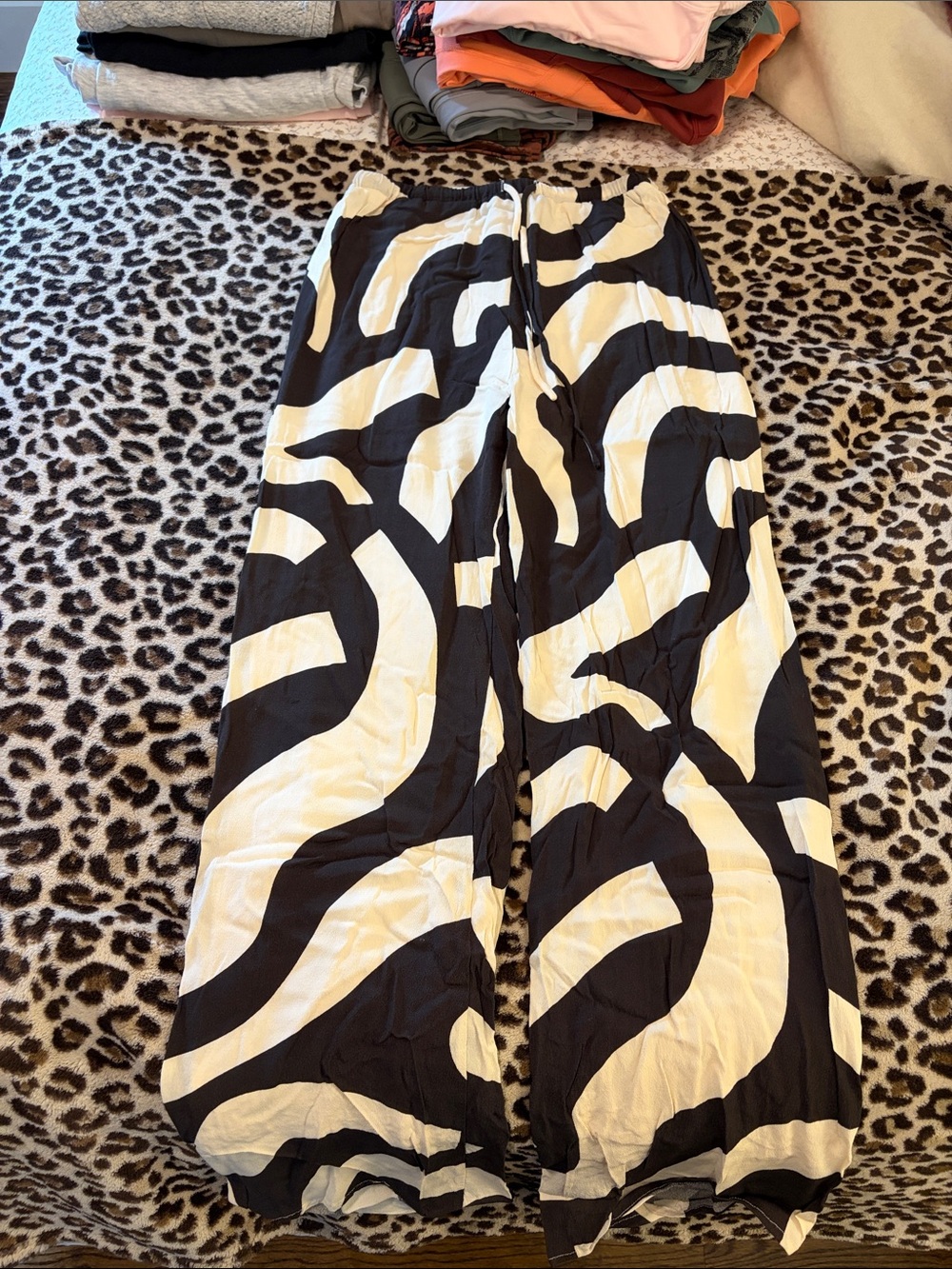 Dissh pants - US 4/ AUS 8